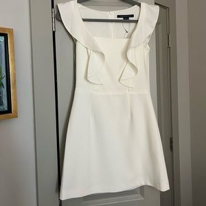 NWT French Connection White Dress
Brand new (bought 2 size and kept the other)